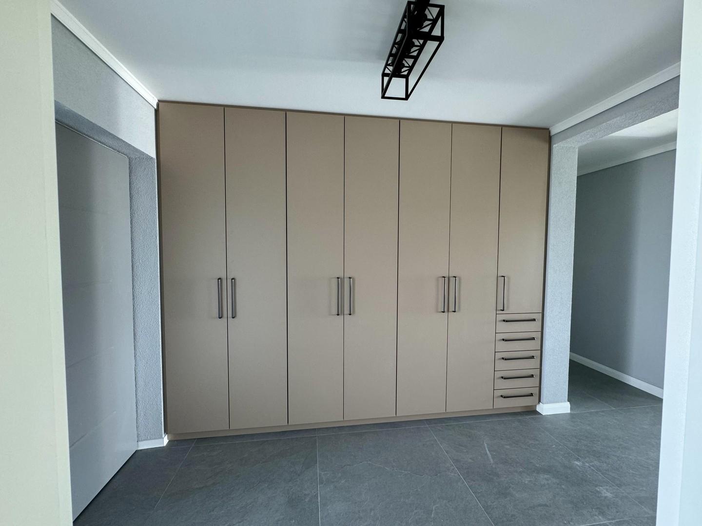 Garderobenschrank 