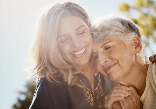 Frauen alt jung MFH Mehrgenerationen