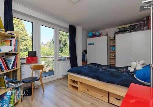 Kinderzimmer oder Büro 
