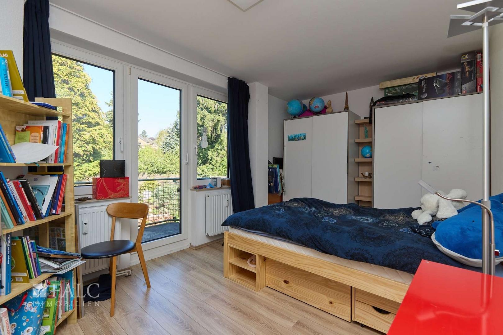 Kinderzimmer oder Büro 