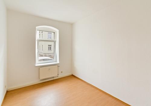 geräumiges Schlafzimmer