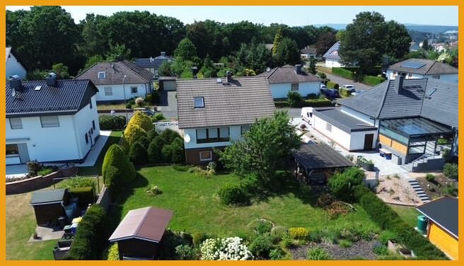 Süd-Ost-Ansicht mit Gartenblick