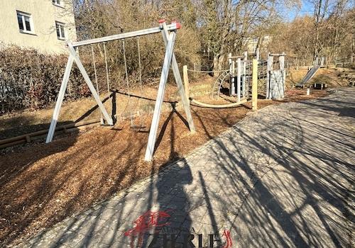 13- Spielplatz