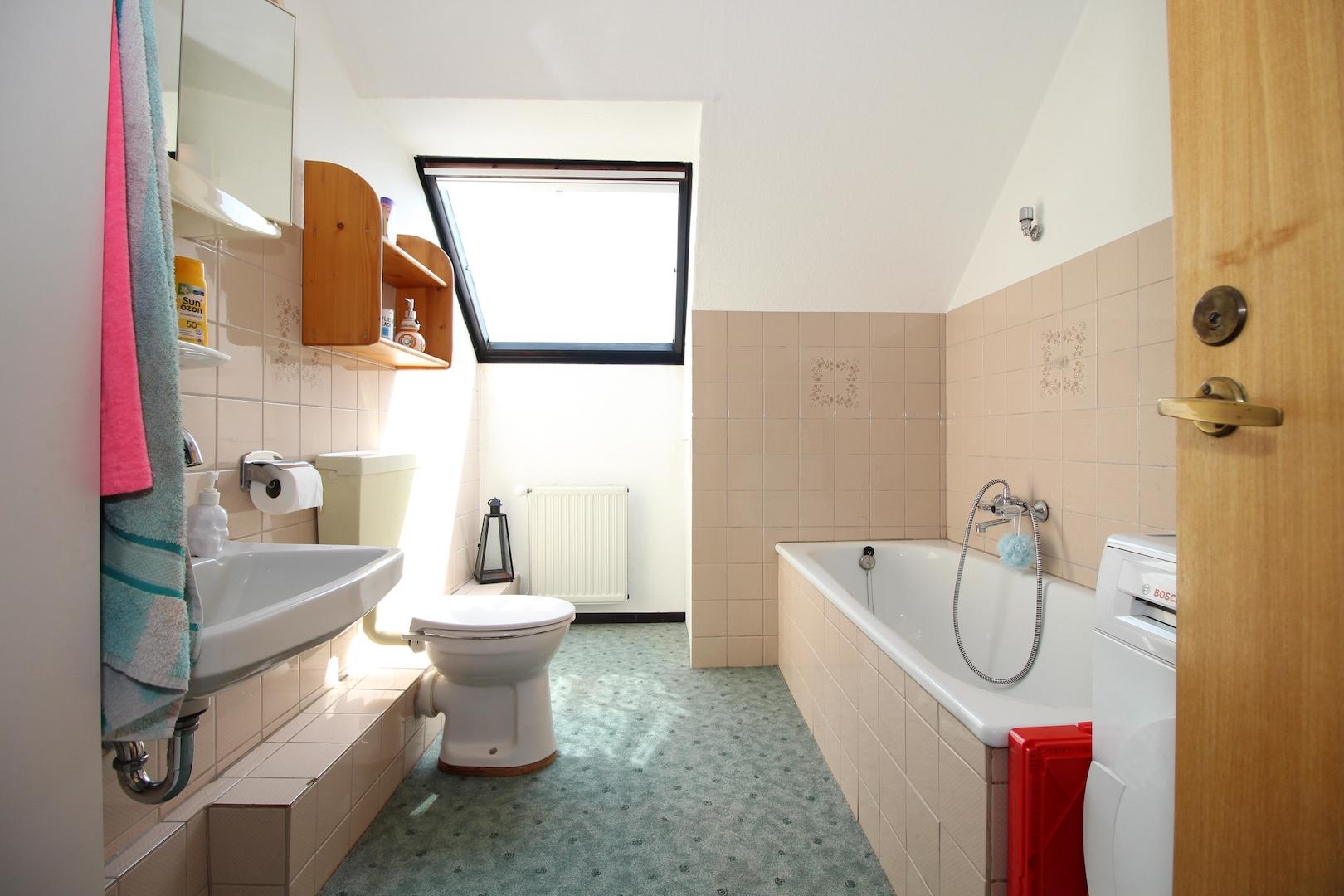 Wannenbad im Dachgeschoss