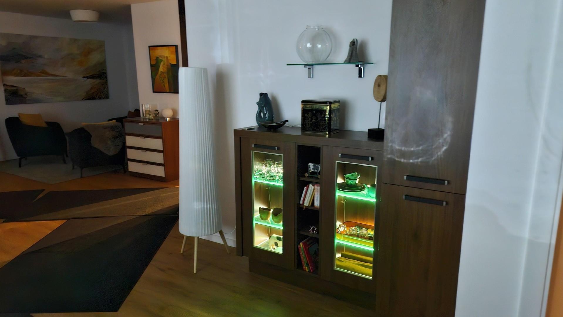 Apothekerschrank u. Anrichte