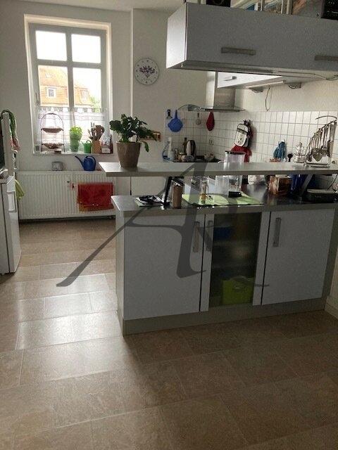 offene Küche mit Einbauküche