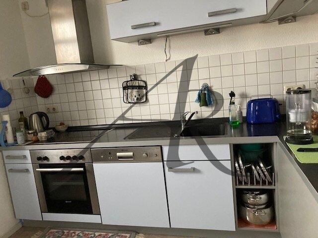 offene Küche mit Einbauküche