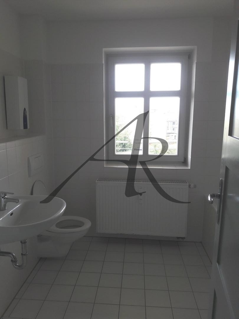 Tageslichtbad mit Badewanne