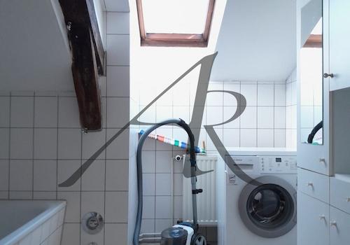 Tageslichtbad mit Badewanne
