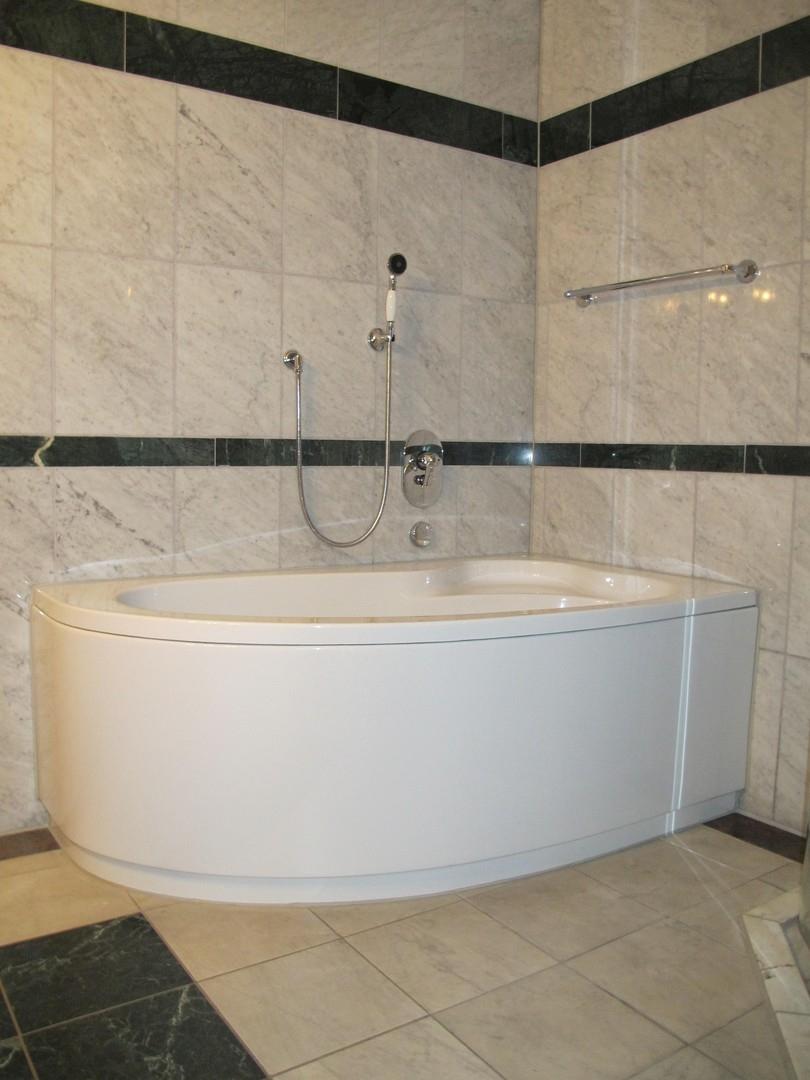 Bad mit Wanne