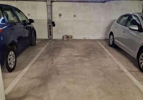 Garagenstellplatz mit Stromans