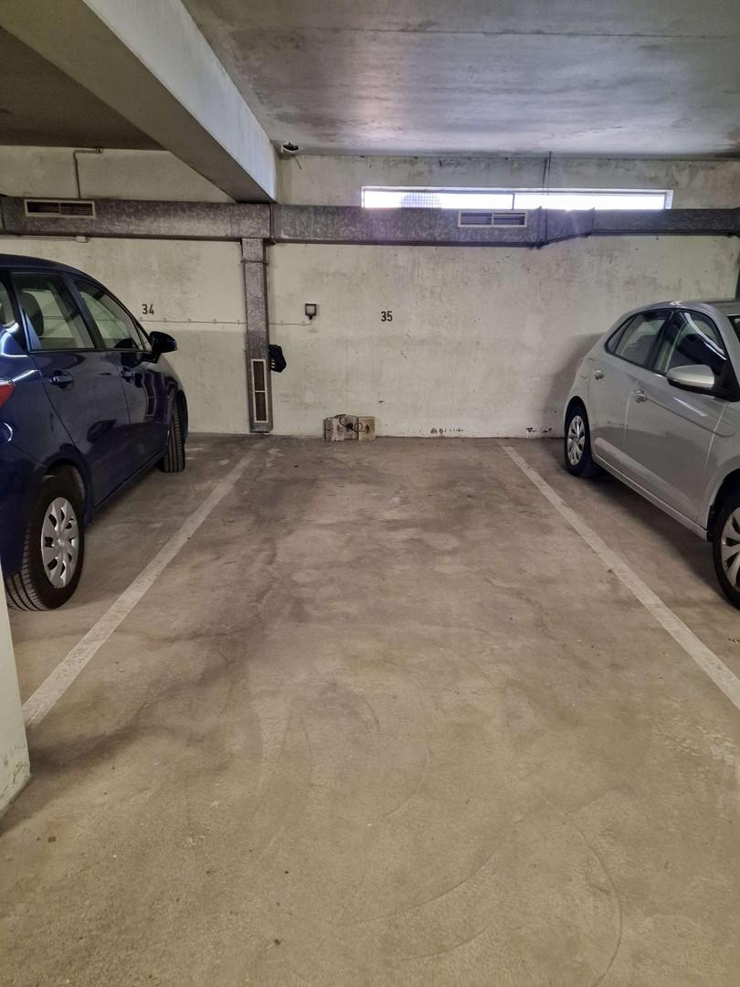 Garagenstellplatz mit Stromans