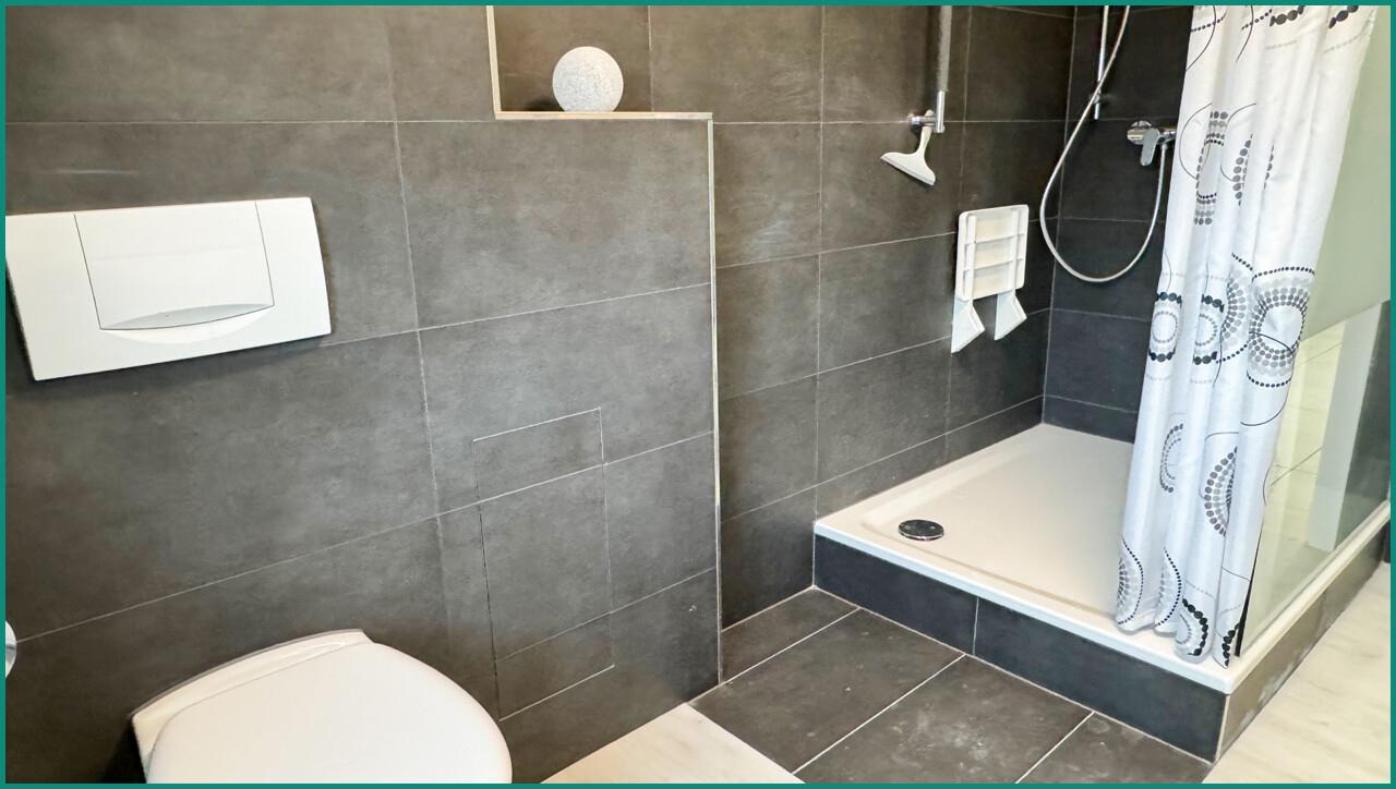 ...fast bodengleicher Dusche
