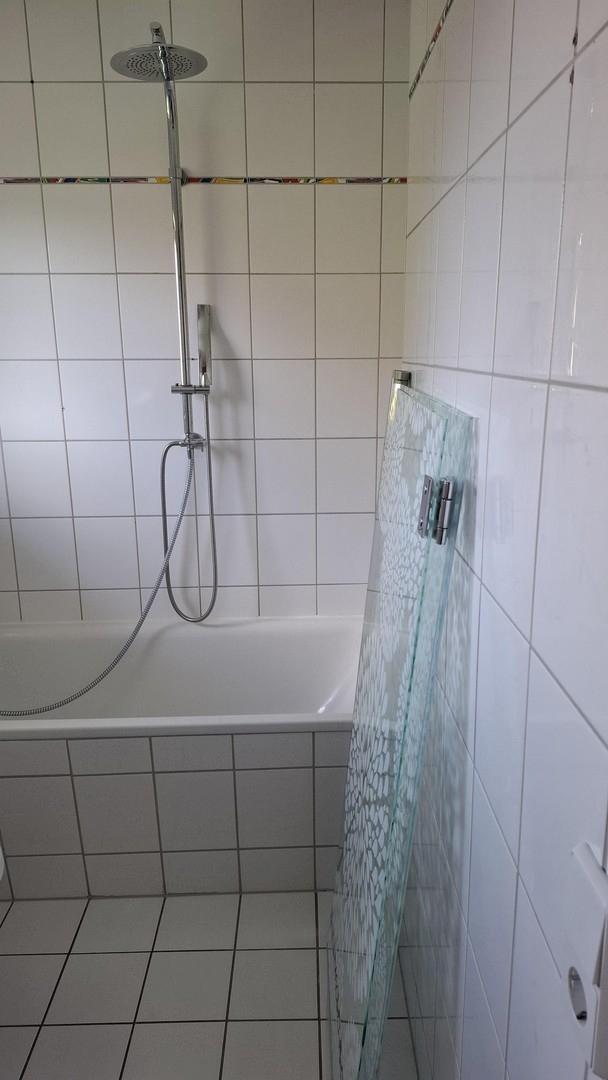 Wanne mit Seitenwand