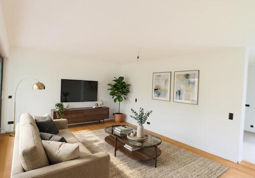 Wohnzimmer möbliert
