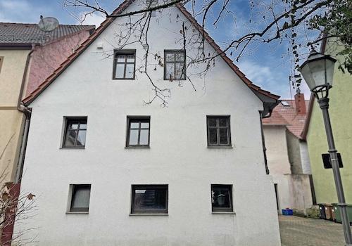 Wohnhaus Straßenansicht