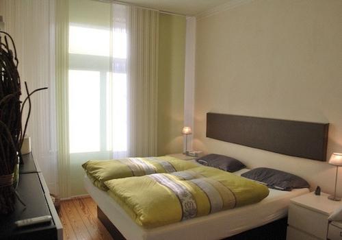 Schlafzimmer zum Innenhof