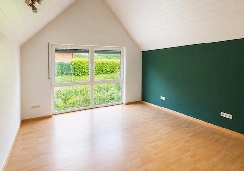 Erstes Schlafzimmer im DG