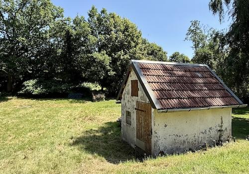 Garten mit Hühnerhaus