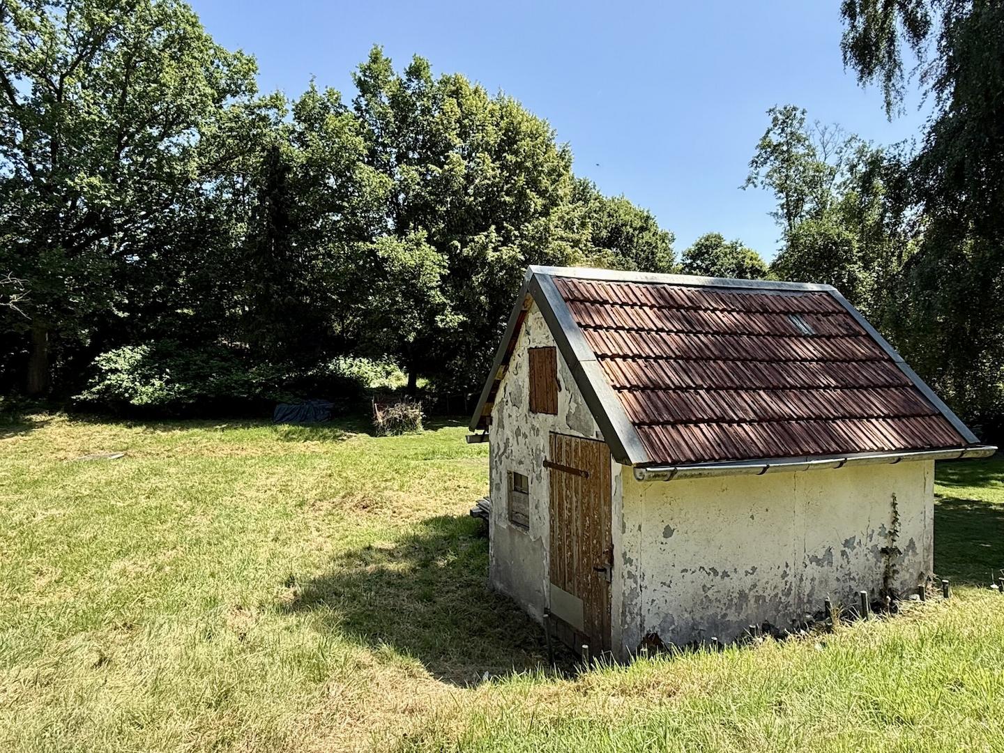 Garten mit Hühnerhaus