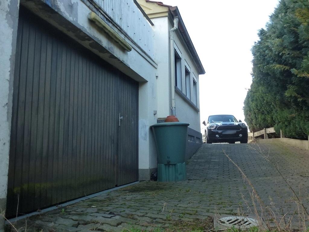 Garage und Stellplatzmöglichkeiten