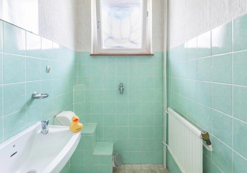 altes Gäste-WC/ Hauswirtschaftsraum