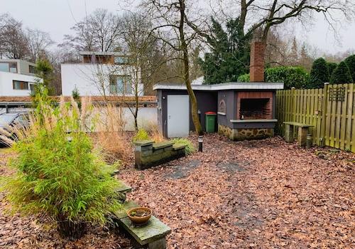 Garten mit Pizzaofen