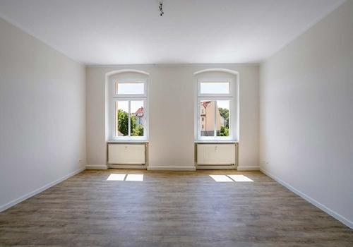 Lichtdurchflutetes Wohnzimmer