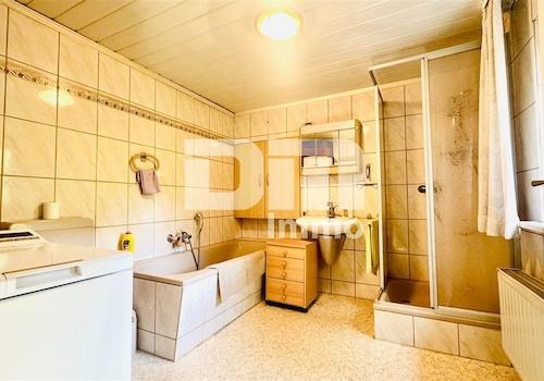 OG Badezimmer / Wanne / Dusche