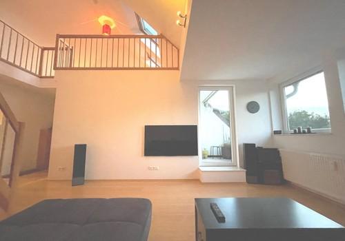 Wohnzimmer, Blick zur Galerie