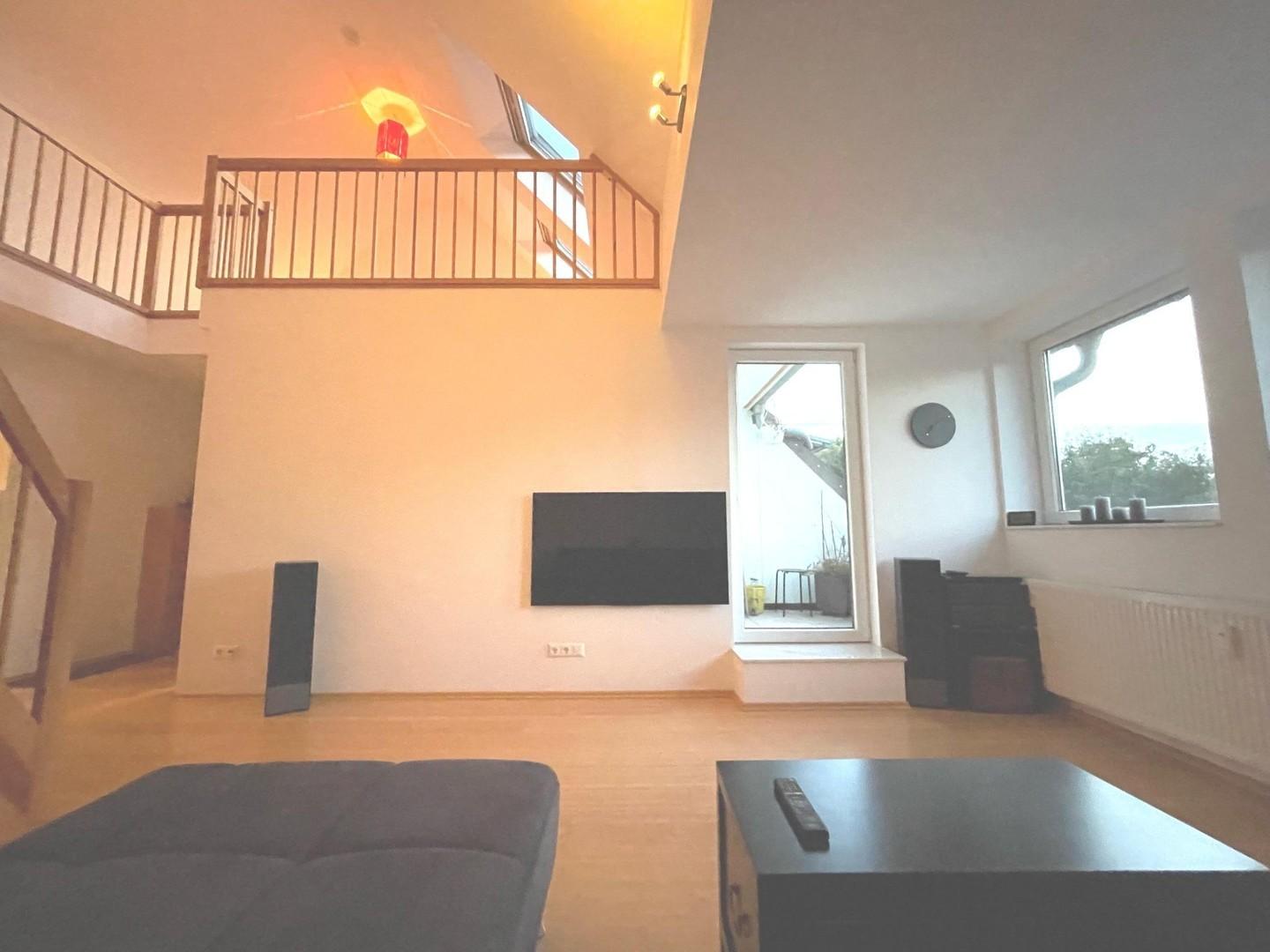 Wohnzimmer, Blick zur Galerie