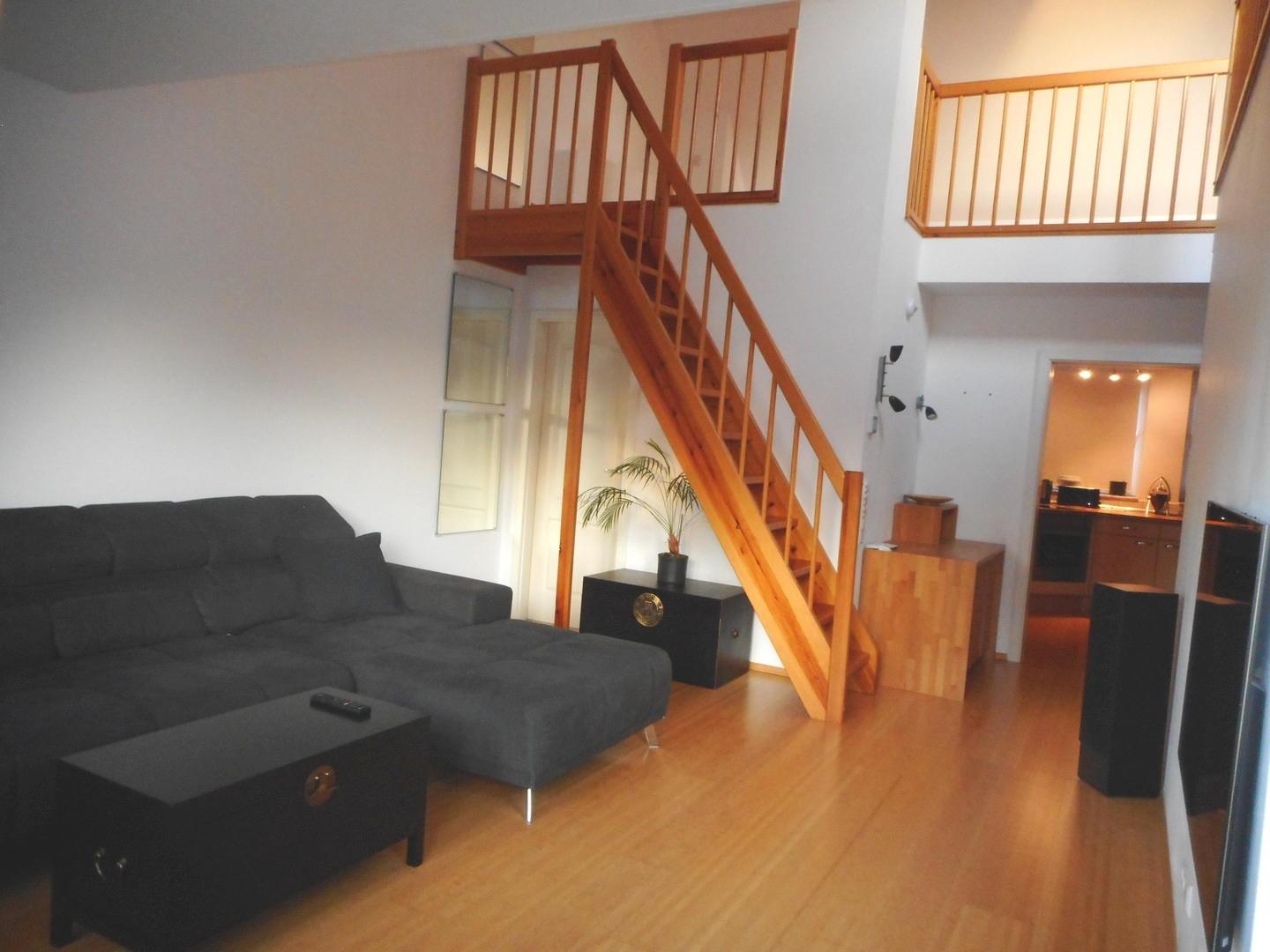 Aufgang zur Galerie