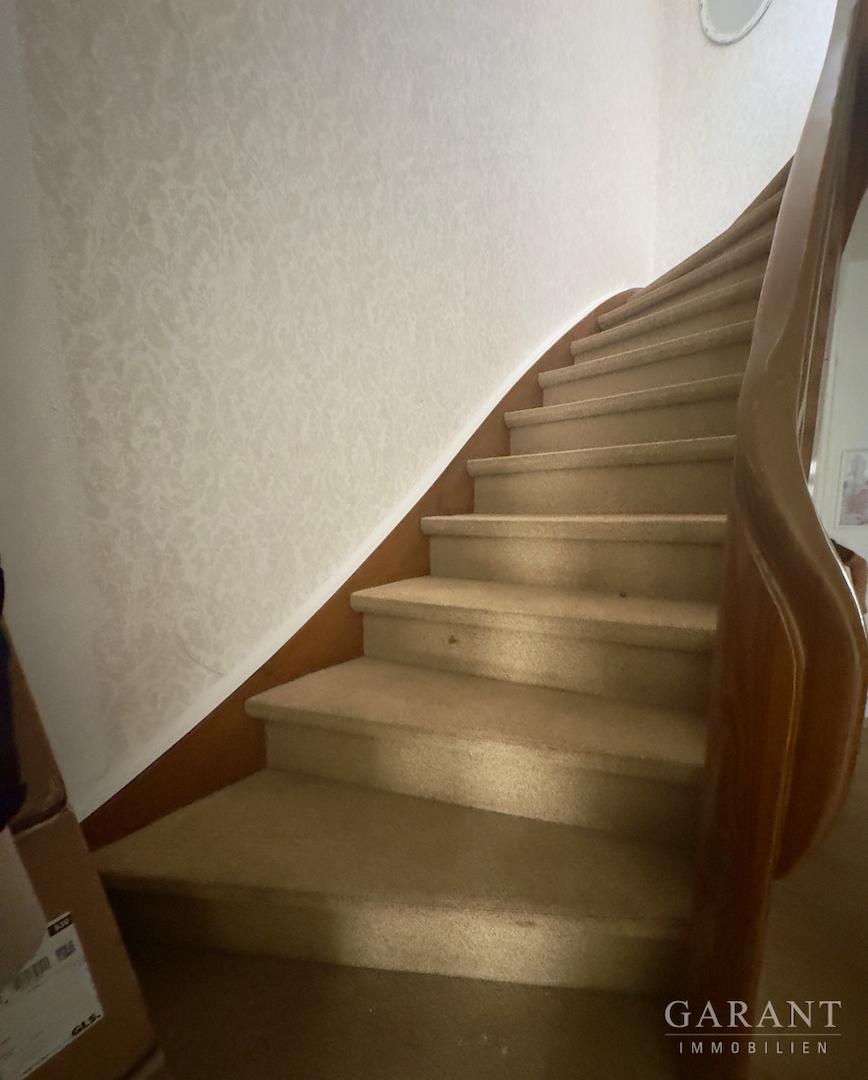 Treppenaufgang ins Obergeschoss