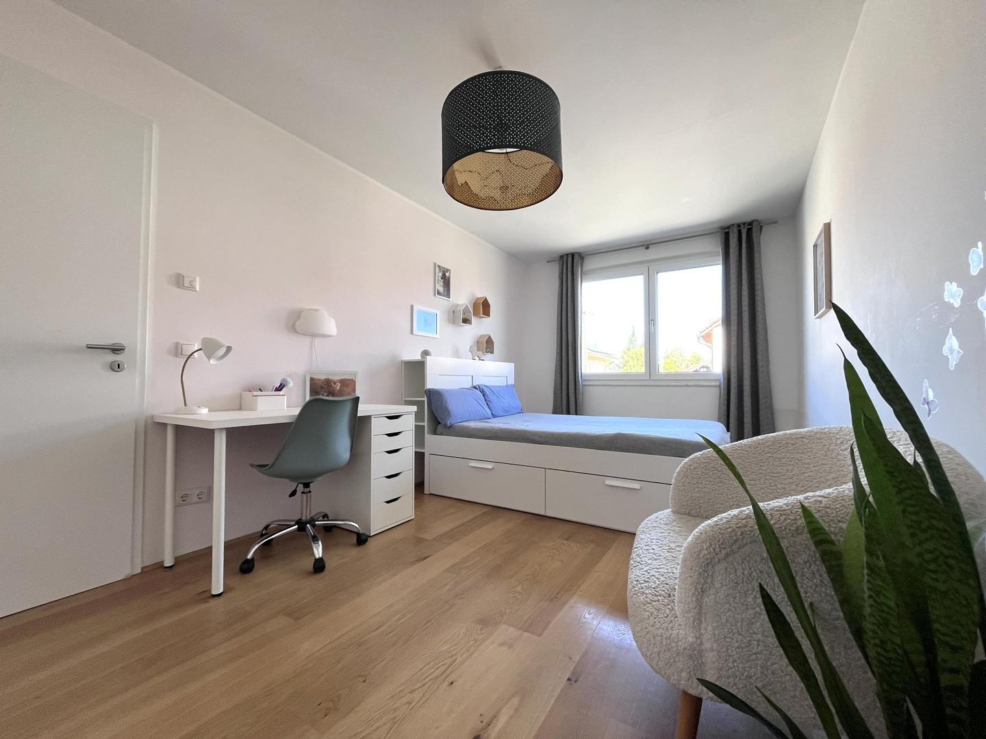 OG: Kinderzimmer 1