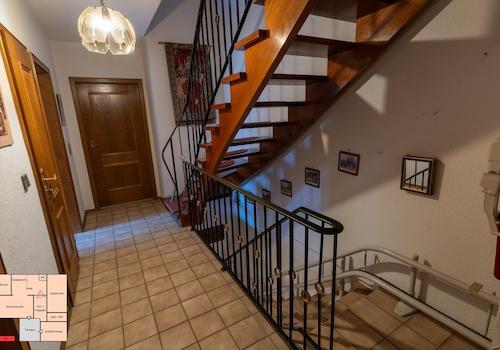 Flur / Treppen