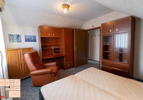 Schlafzimmer 2 OG