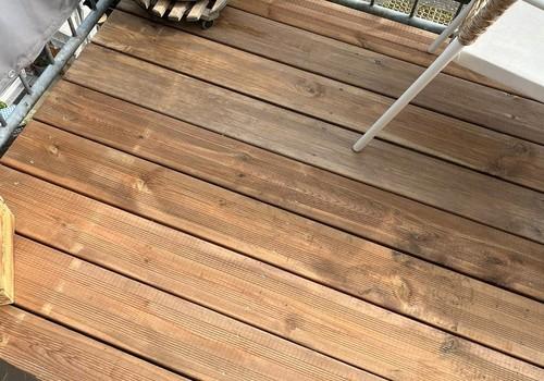 Balkon mit neuen Dielen