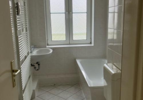 Bad mit Badewanne