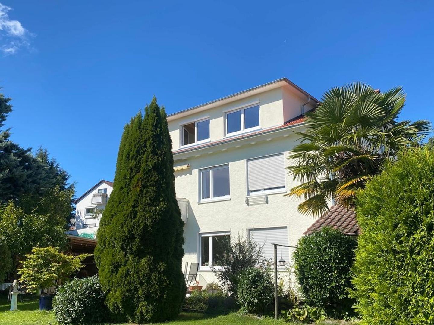 Wohnhaus Ansicht Garten