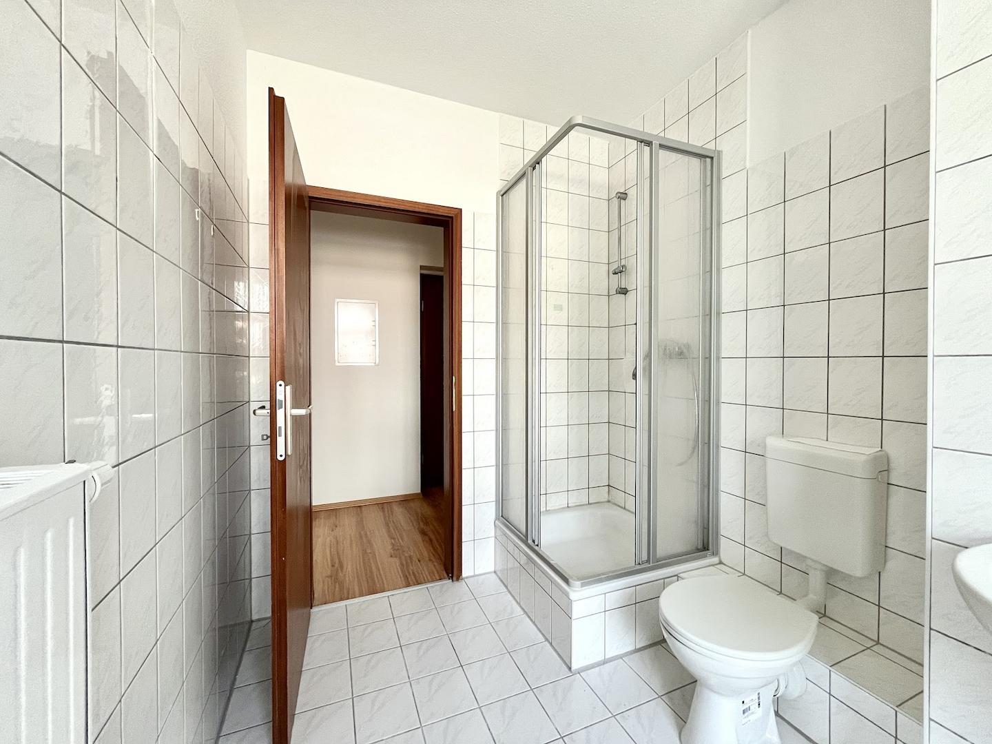 Badezimmer mit Dusche