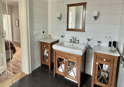Badezimmer im EG 