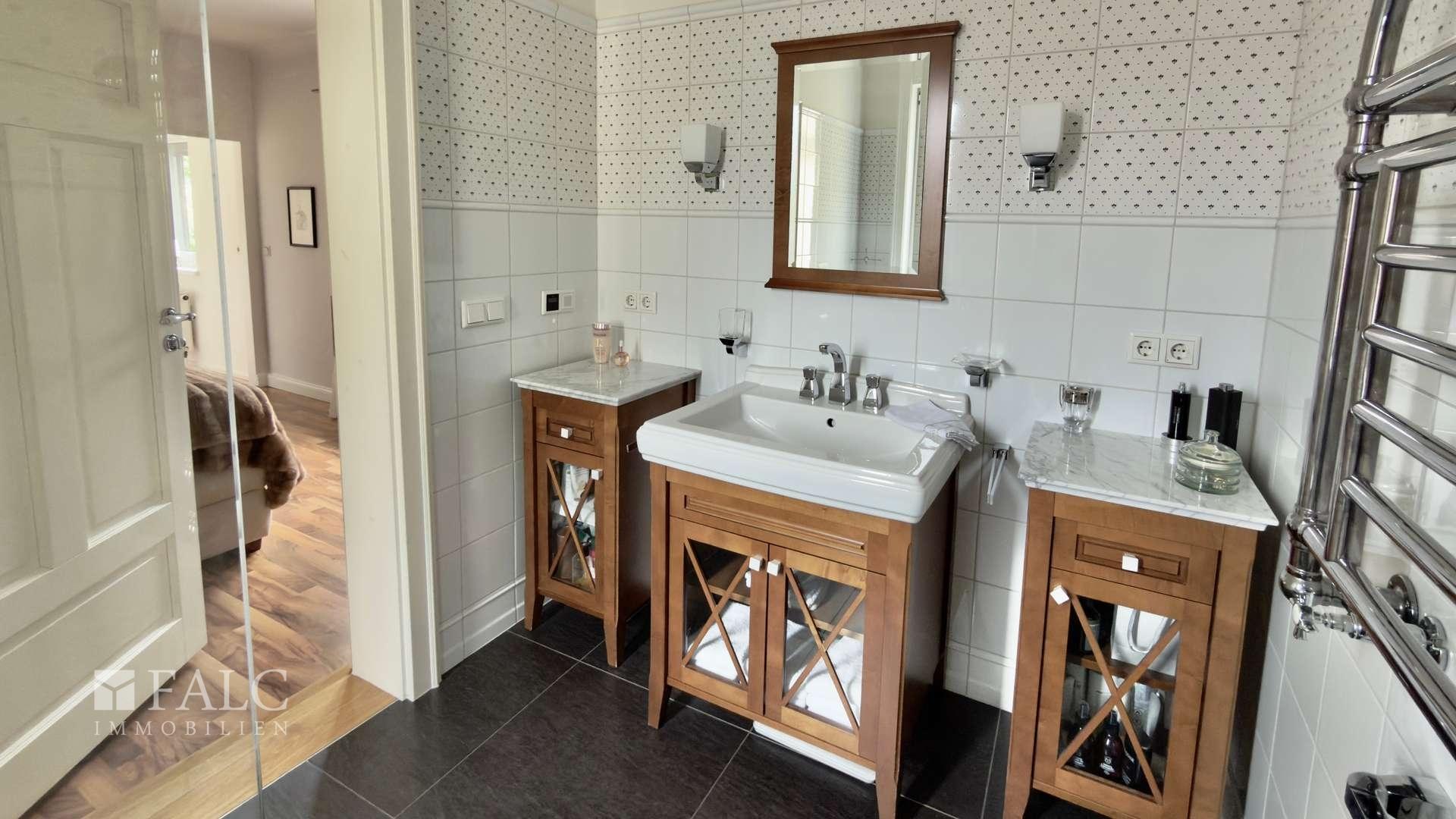 Badezimmer im EG 