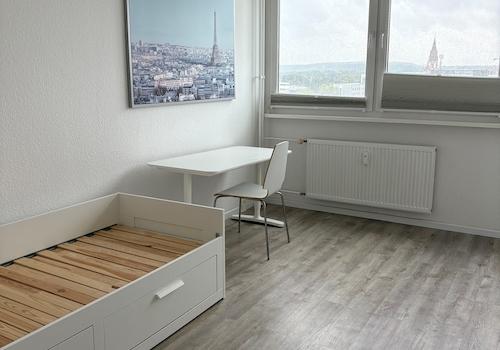 Wohn- und Schlafzimmer