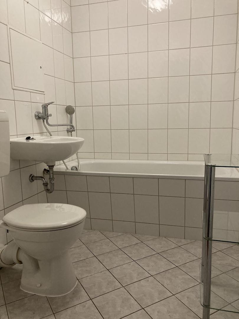 Bad mit Wanne