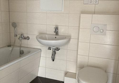Bad mit Wanne