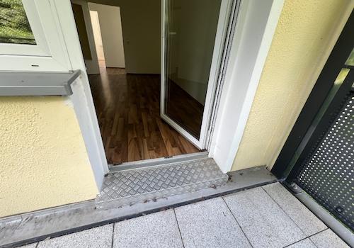 niedriger Austritt zum Balkon