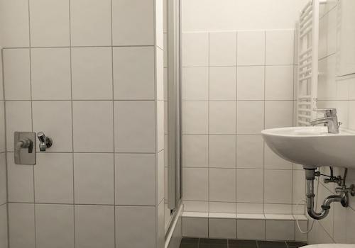 Bad mit Dusche