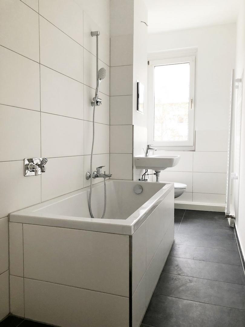 Bad mit Badewanne