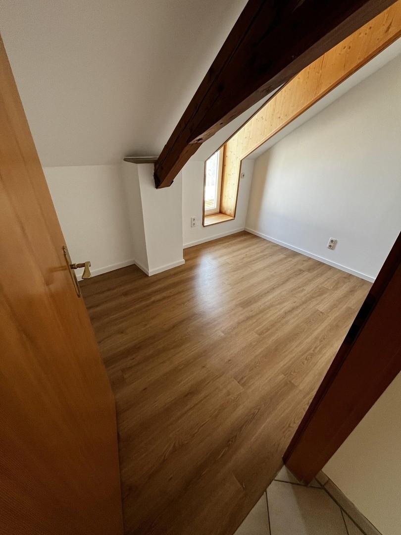 Zimmer mit Balkonzugang