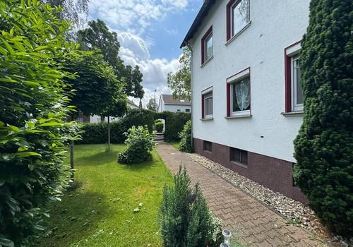 gepflegtes Mehrfamilienhaus